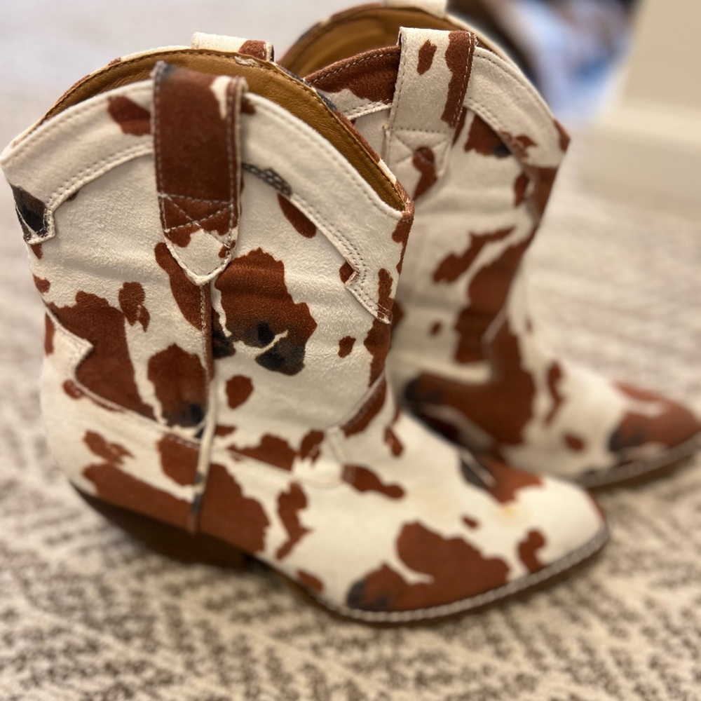 Women cow print cowboy boots